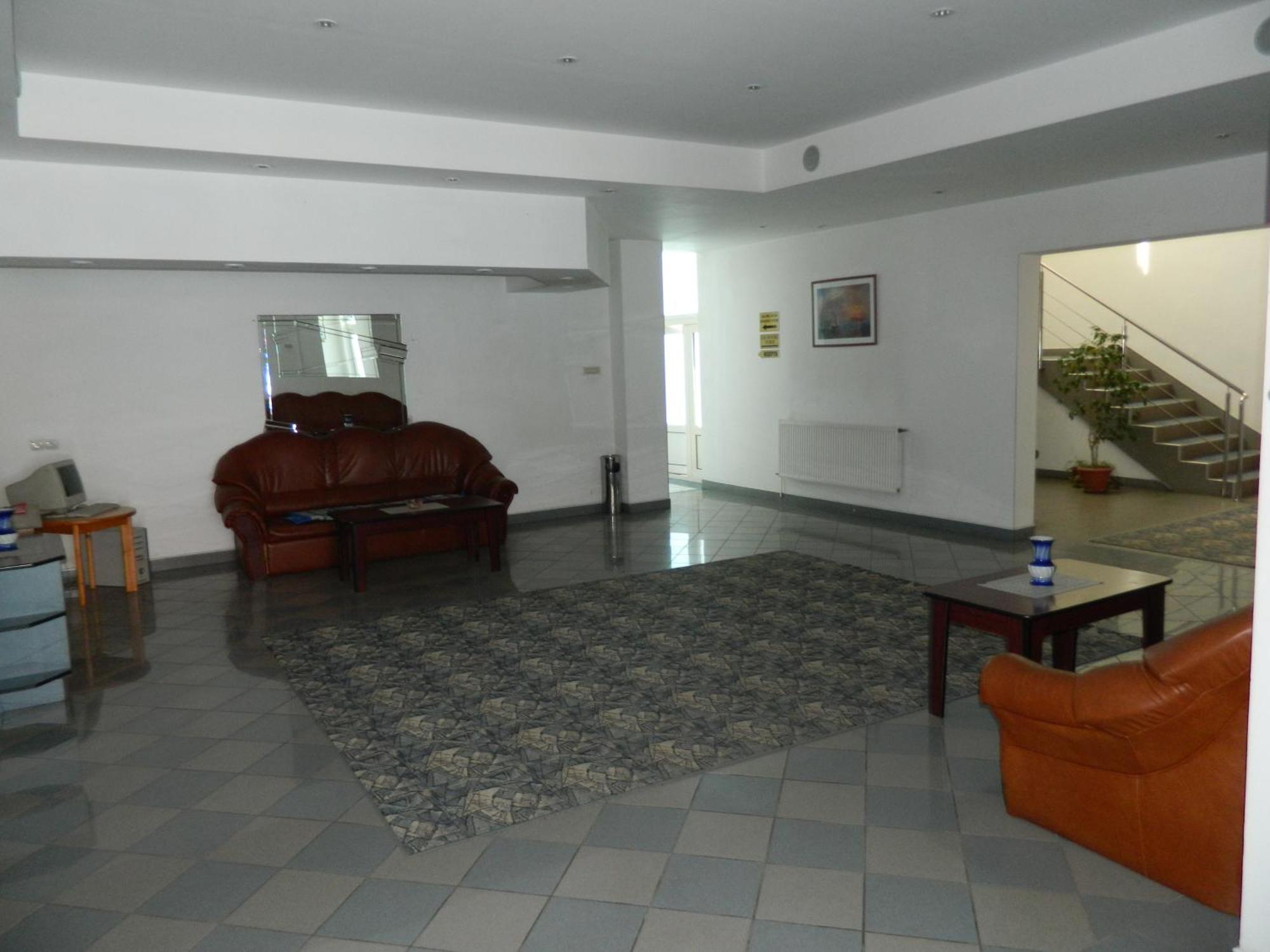 Hotel Iris Tirnaveni Экстерьер фото