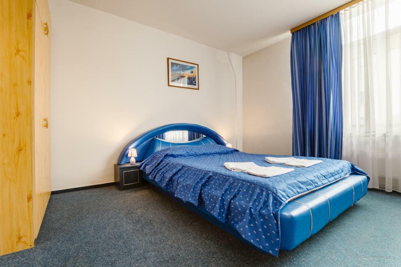 Hotel Iris Tirnaveni Экстерьер фото
